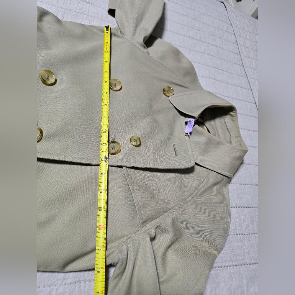 Vintage Burberry Classic Beige Trench Coat, With Removable Wool Liner - Picture 15 of 16